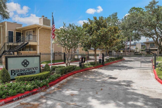 Building Photo - 726 Bering Dr