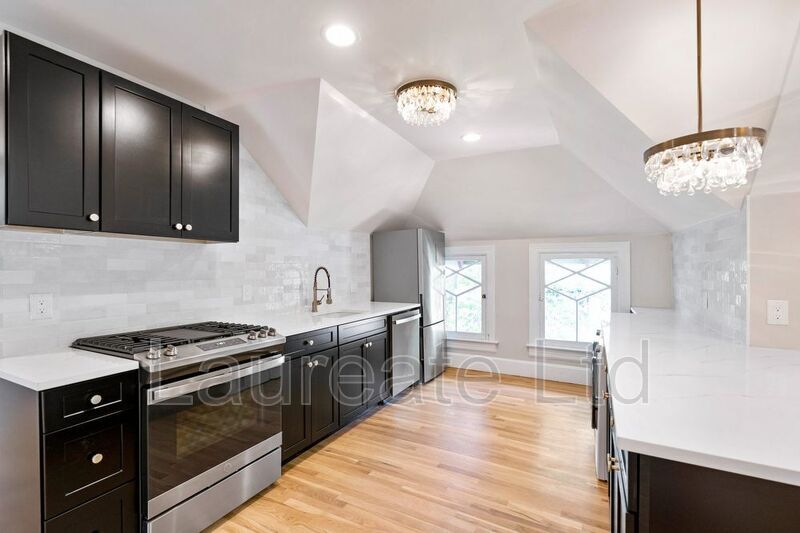 Foto principal - 1126 Lafayette St