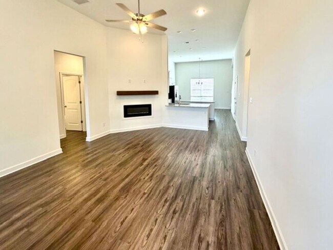 Foto del edificio - Move In Special! Now Leasing a 5-Bedroom 3 Bath Home in Horn Lake, MS.