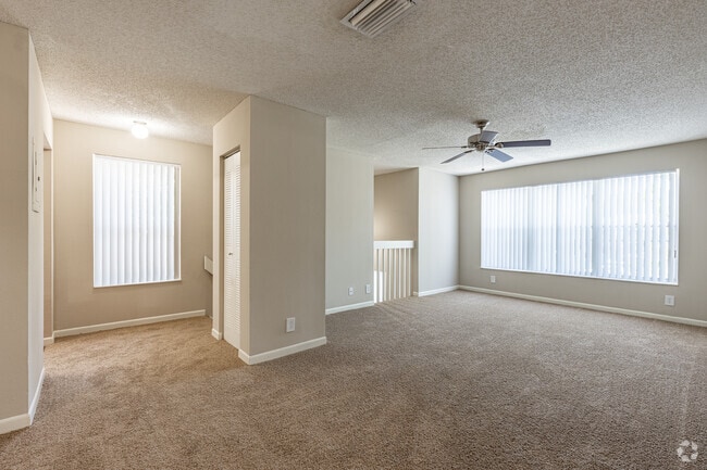 1BR, 1BA - 910SF - The Cove - Dining Room - Coral Falls