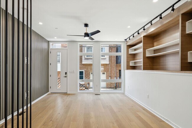 Building Photo - BEAUTIFUL Ultra Modern 5 bed 3 bath home i...