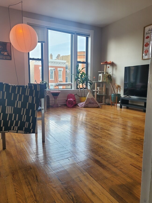 Photo - 2511 W Augusta Blvd Apartment