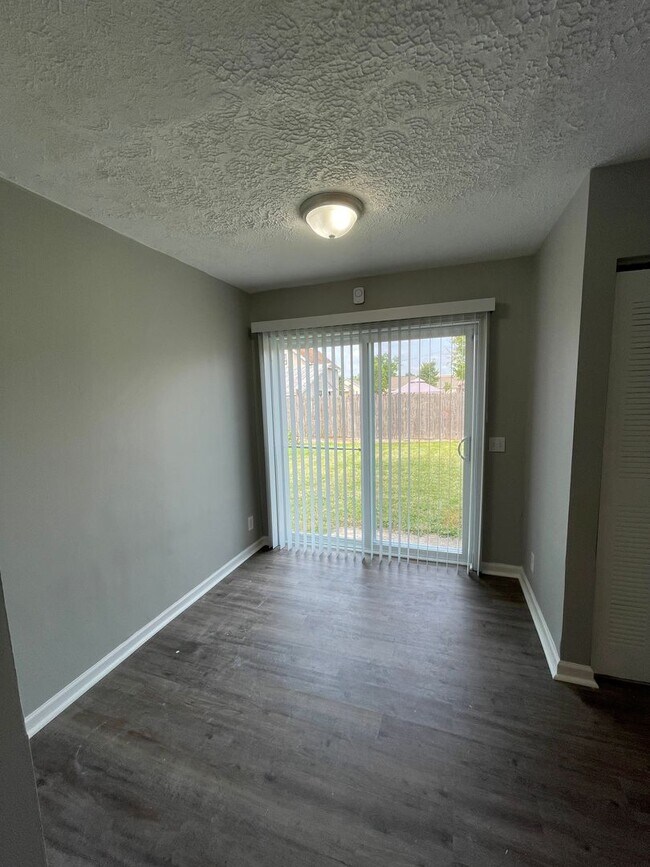 Foto del edificio - For Rent - Four-Bedroom Two-Bathroom Home ...