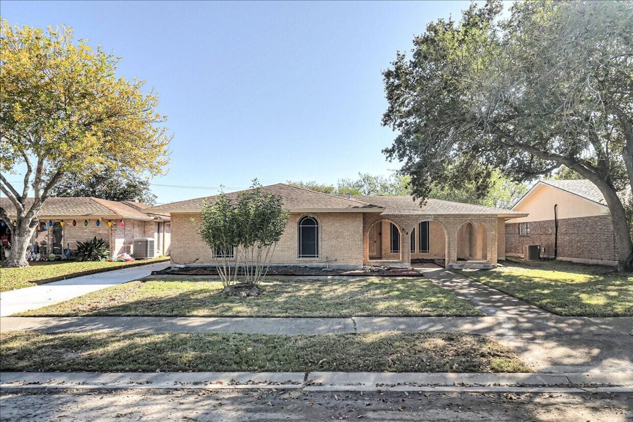 914 Pyramid Dr. 4/bedroom 2/bathroom ... House Rental in Corpus Christi, TX