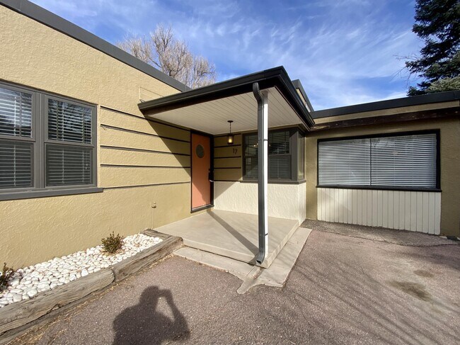 Building Photo - 17 Alsace Way