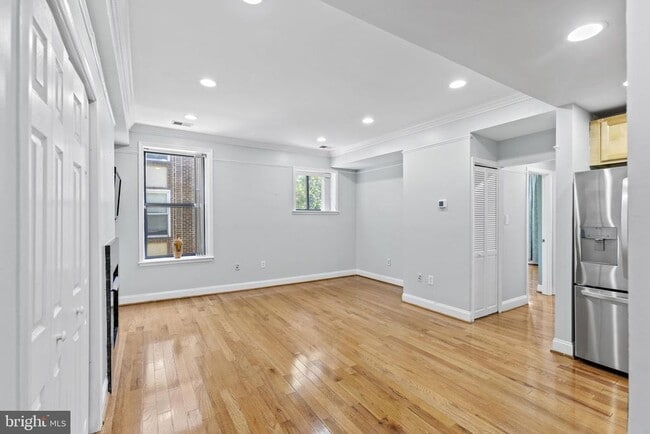 Building Photo - 1437 Spring Rd NW