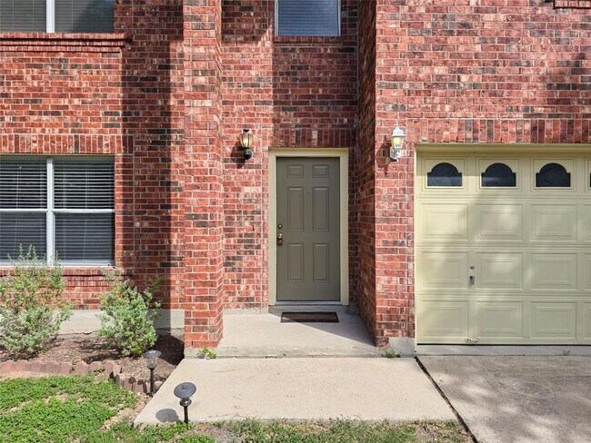 Foto del edificio - 8321 Cambria Dr
