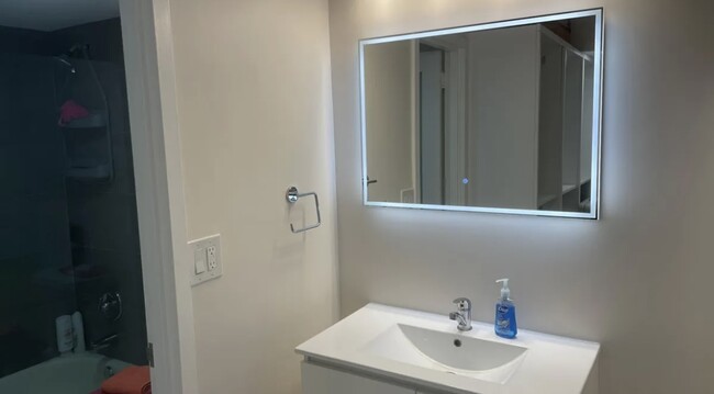 Building Photo - 2030 S Ocean Dr