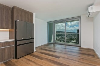 Building Photo - 1515 Liona St