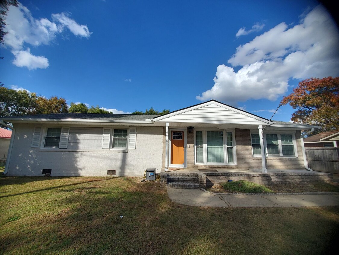 Primary Photo - 6010 Blairmore Pl