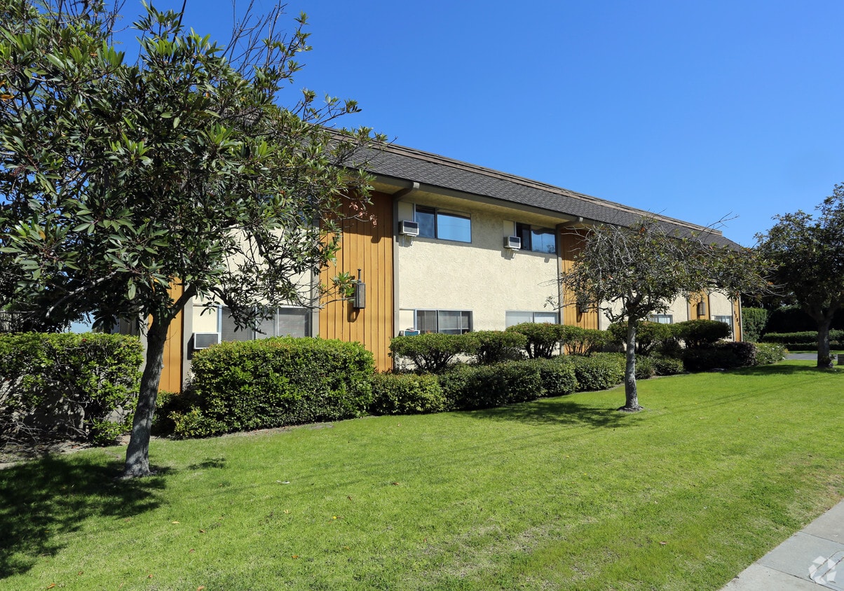 Building Photo - Garden Bay Apartments
