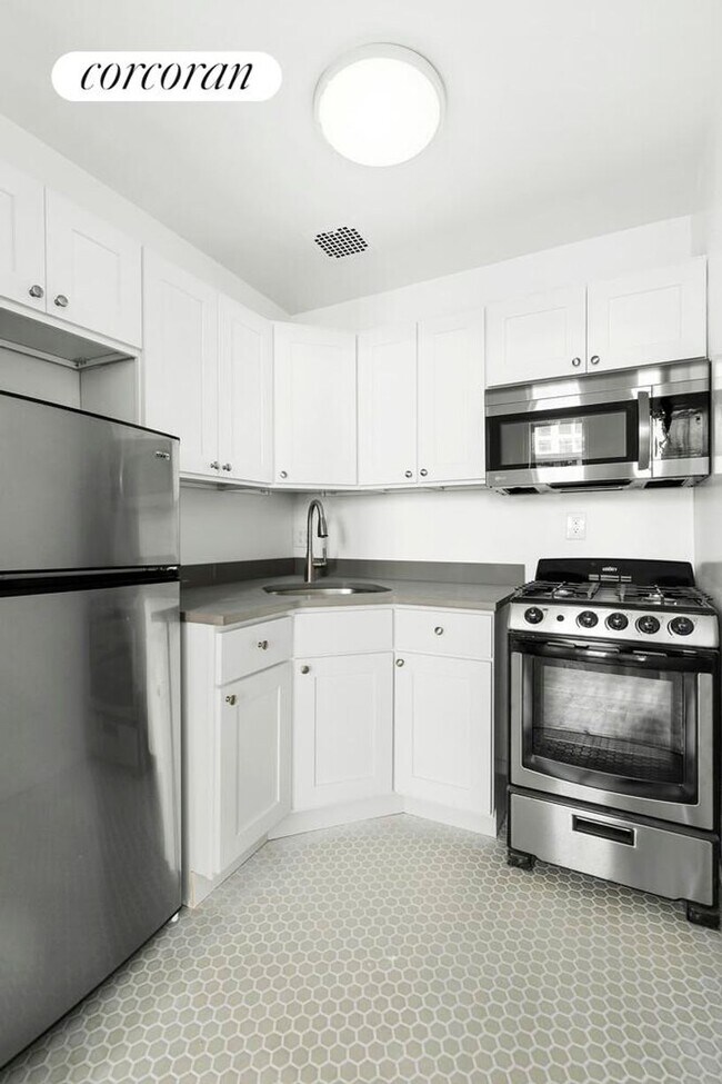 Foto del edificio - 320 W 22nd St