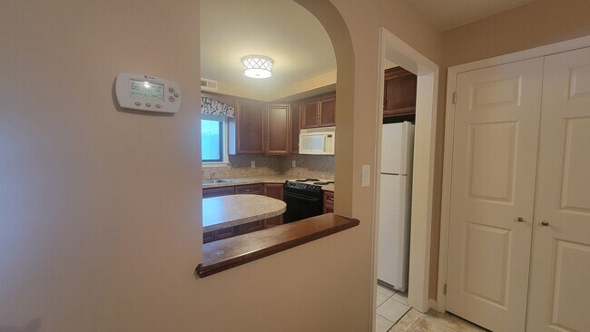 Foto del edificio - 913 Cold Spring Rd