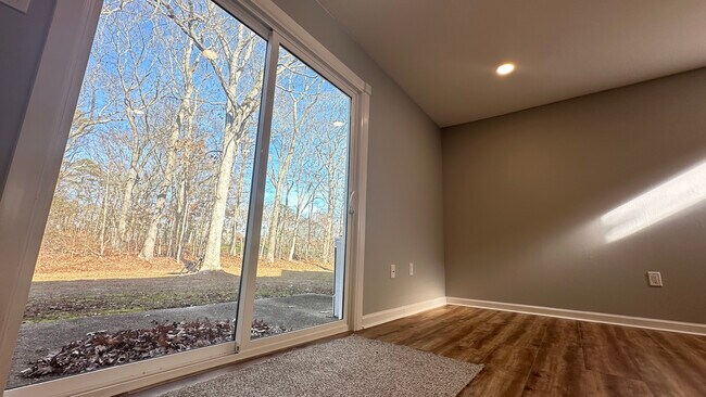Foto del edificio - 53 Scotch Pine Dr