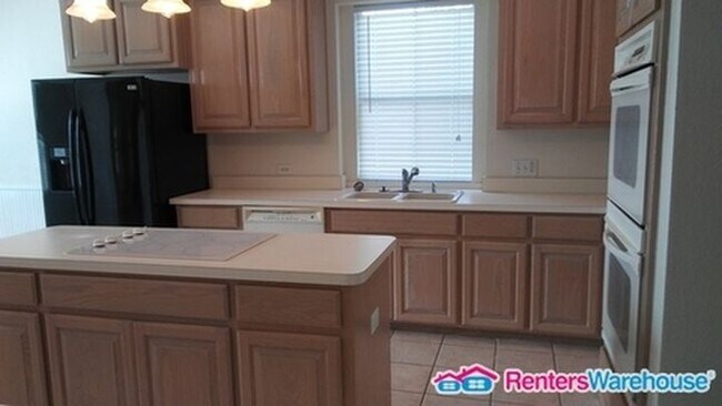 Foto del edificio - 11651 Lavender Ave
