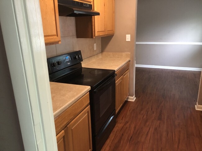 Building Photo - 290 Hedgewood Ct