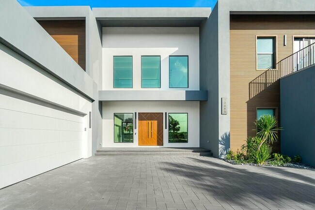 Foto del edificio - 13480 U.S. Rte 1