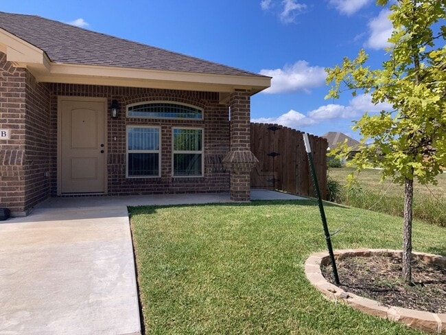 Building Photo - 5910 Cordillera Dr