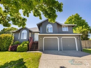 Building Photo - 276 NE Tralee Ct