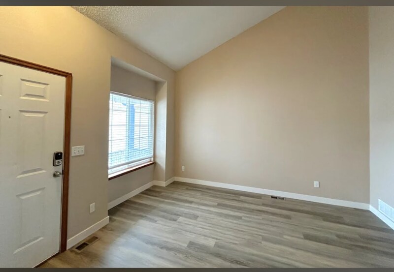Foto principal - 10050 Shoshone Way