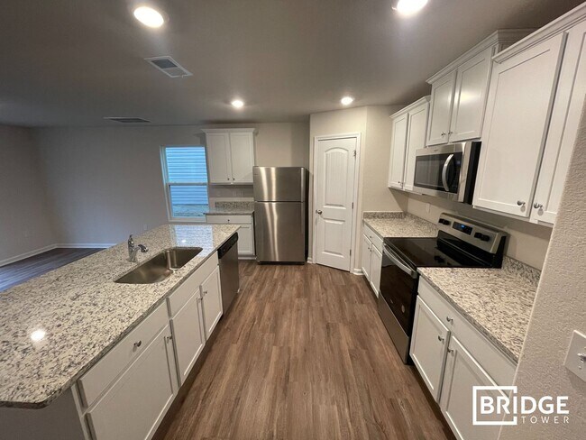 Foto del edificio - 9107 Creedmore Hills Dr