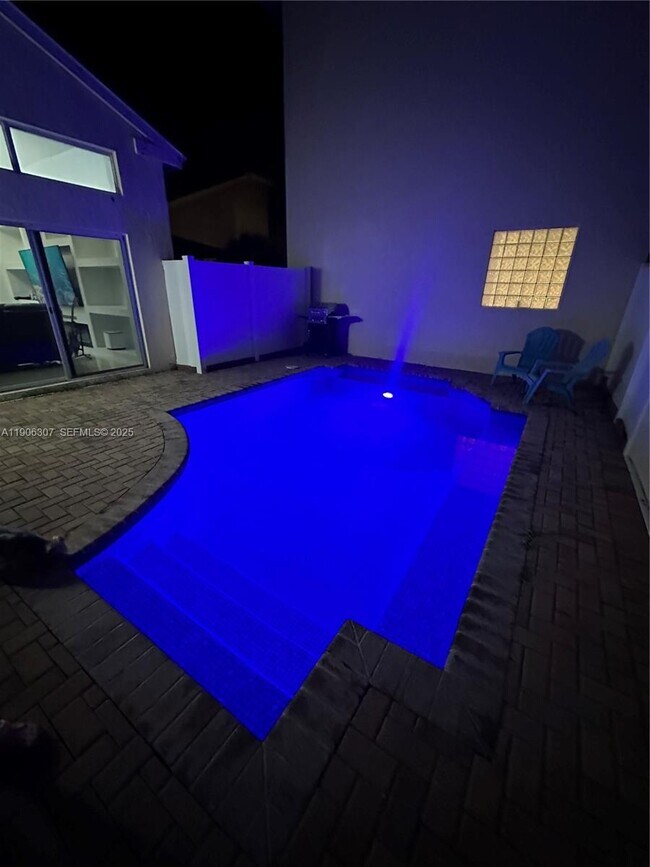 Foto del edificio - 1130 Oysterwood St