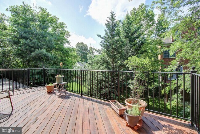 Foto del edificio - 8639 Terrace Garden Way