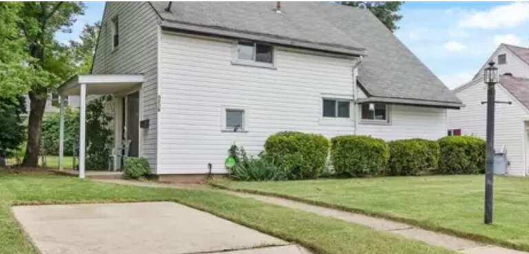 Foto principal - 9236 Convent Ave