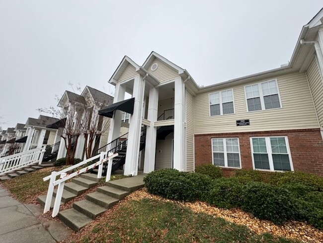 Photo - Available NOW! Apartment