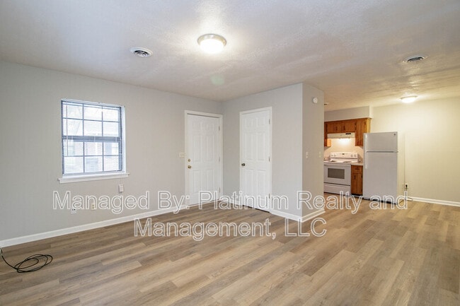 Building Photo - 23-423 Thompsonville Ln