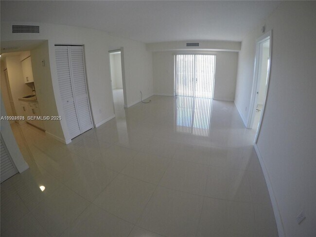 Foto del edificio - 8200 SW 210th St