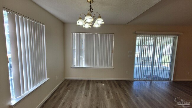 Building Photo - 2413 Redoubt Ave