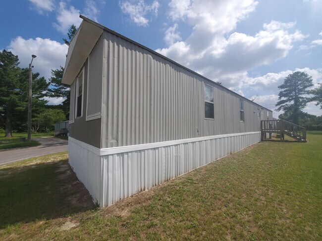 Building Photo - 5615 Pepperidge Dr