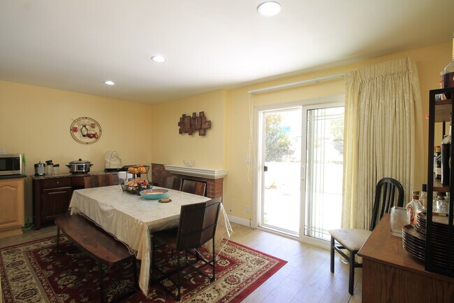 Foto del edificio - 15410 Sunset Ridge Ln