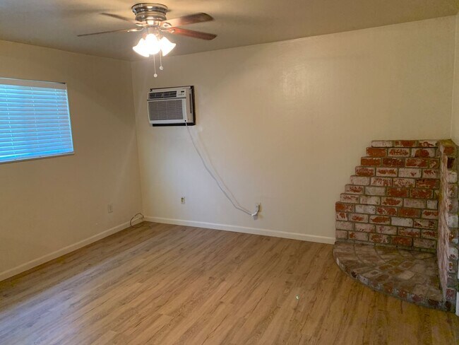 Foto del edificio - 535 1/2 N Orange Ave