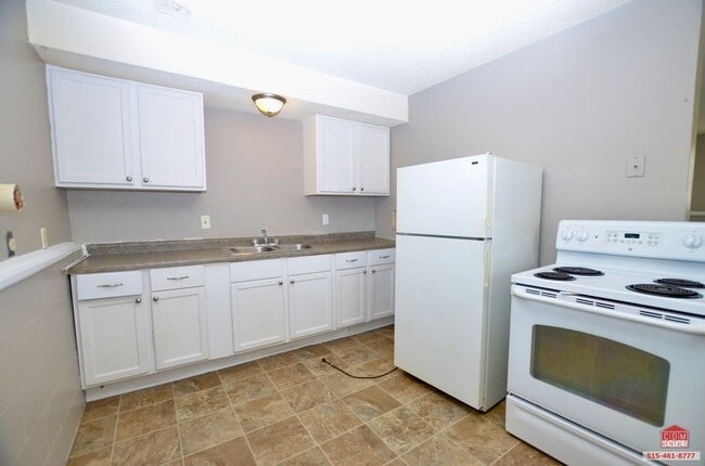 Building Photo - Great Duplex!