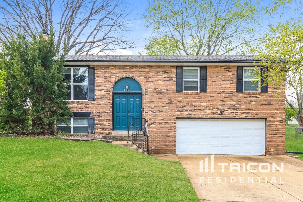 Primary Photo - 1563 Park Ridge Ln