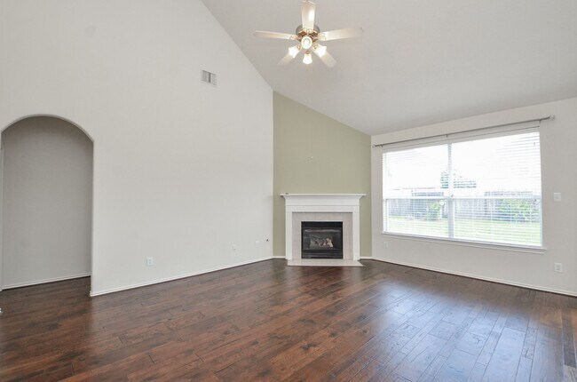 Building Photo - 25811 Misty Mountain Ln