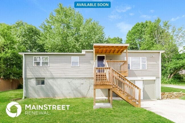 Building Photo - 300 E 164th Terrace