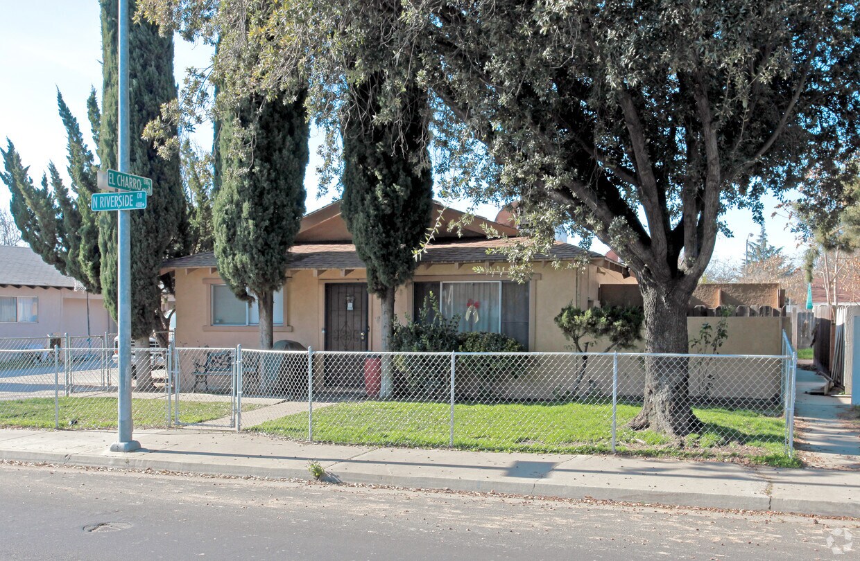 Building Photo - 405-407 N Riverside Dr