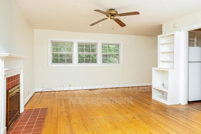 Building Photo - 653 Montclair Dr