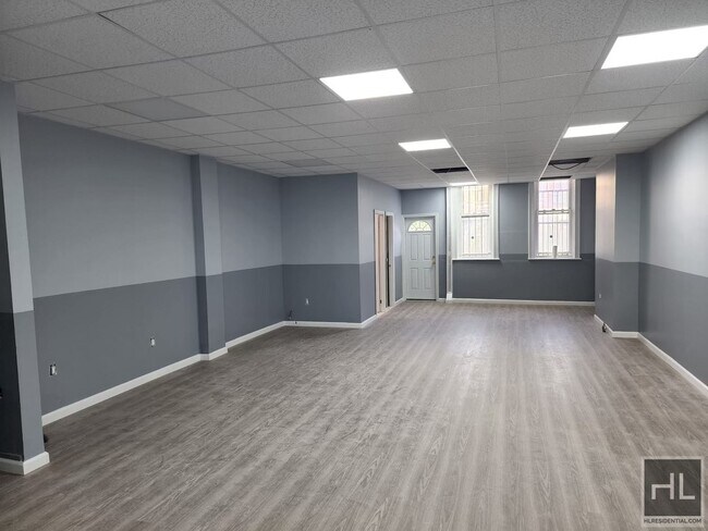Building Photo - Huge Storefront office space -- Newly Reno...