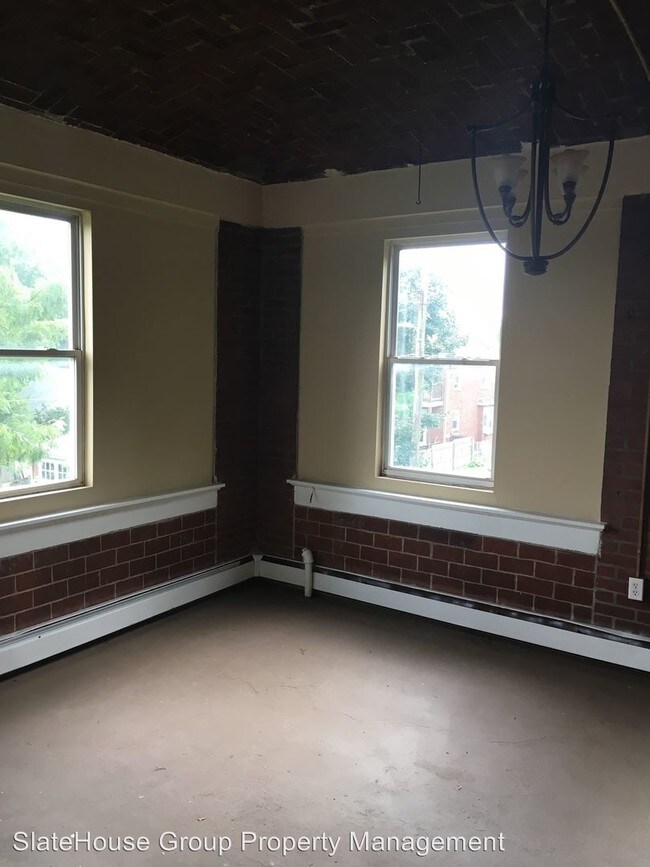 Building Photo - 608 S 24th St
