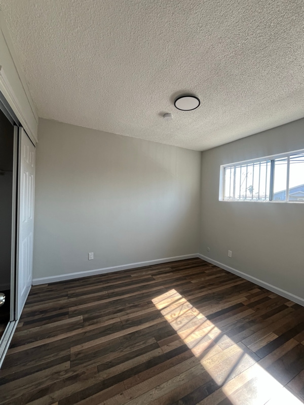 Foto del edificio - 7800 S Hoover St