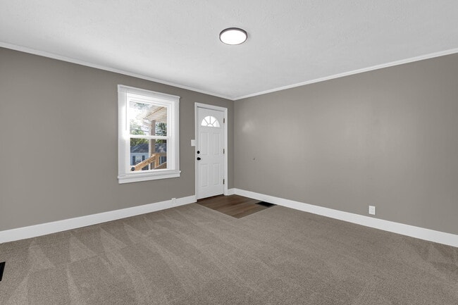 Foto del edificio - 9919 Clyde Ave