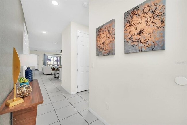 Building Photo - 9009 Egret Mls Ter