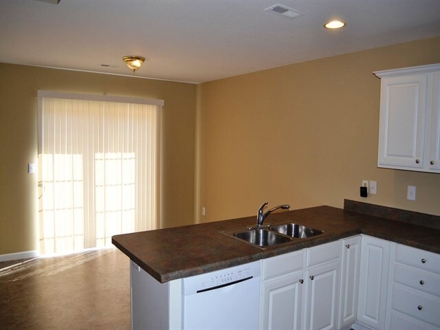 Building Photo - 125 Stevens Court