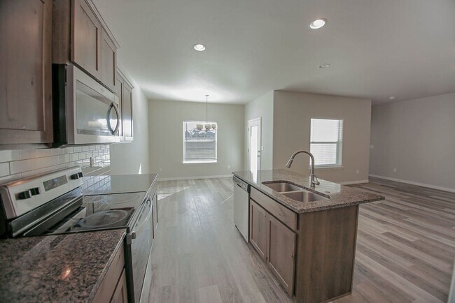 Foto del edificio - 745 Shadowleaf Ave