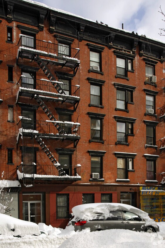 Building Photo - 435 E 6th St
