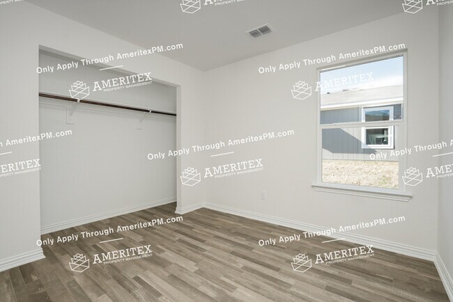 Foto del edificio - 705 Henderson St